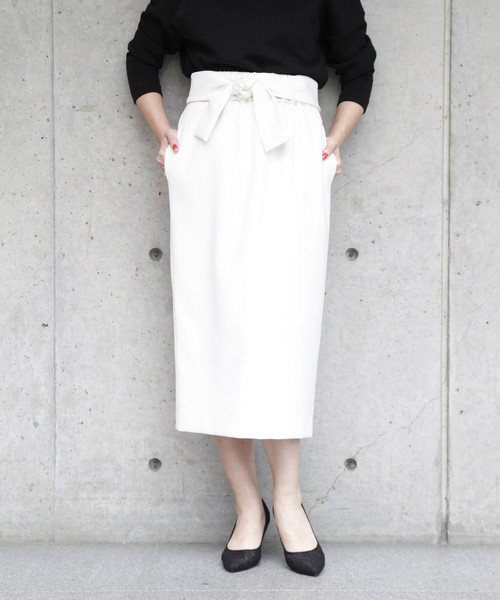 Liesse（リエス）の「ウエストリボンゆるタイトスカート（スカート・レディース・オフホワイト/ネイビー/ベージュ・S/M）」の2枚目の写真