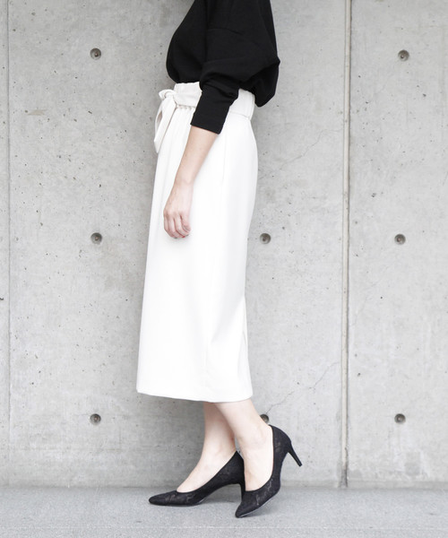 Liesse（リエス）の「ウエストリボンゆるタイトスカート（スカート・レディース・オフホワイト/ネイビー/ベージュ・S/M）」の15枚目の写真