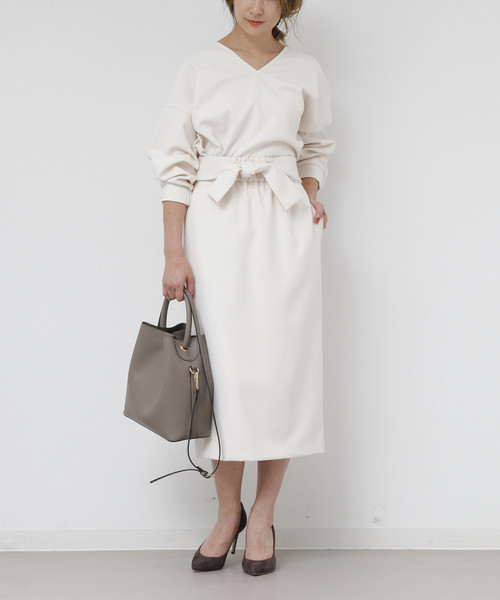 Liesse（リエス）の「ウエストリボンゆるタイトスカート（スカート・レディース・オフホワイト/ネイビー/ベージュ・S/M）」の14枚目の写真