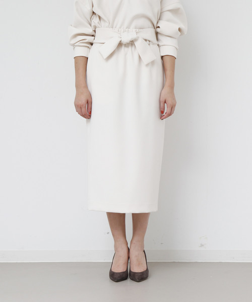 Liesse（リエス）の「ウエストリボンゆるタイトスカート（スカート・レディース・オフホワイト/ネイビー/ベージュ・S/M）」の13枚目の写真
