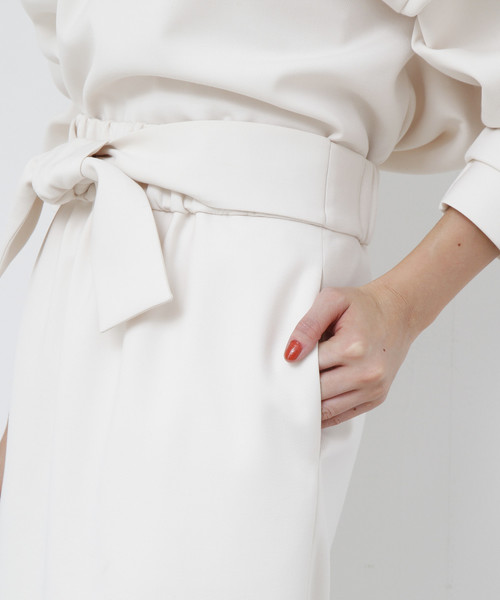 Liesse（リエス）の「ウエストリボンゆるタイトスカート（スカート・レディース・オフホワイト/ネイビー/ベージュ・S/M）」の10枚目の写真