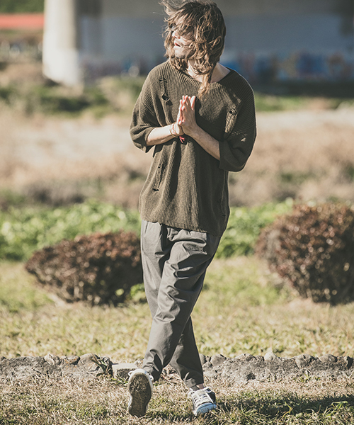 CAMBIO（カンビオ）の「mp6823-ワイドタックテーパードパンツ（その他パンツ・メンズ・ブラック/オリーブ/チャコール・S/M/L）」の5枚目の写真