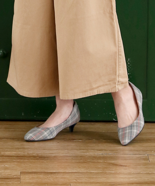 minky me!（ミンキーミー）の「ポインテッドトゥ5cmヒール走れるキレイめパンプス（パンプス・レディース・ピンク系その他/ブラック系その他2/その他14/ブラック系その他3/ブルー系その他3/イエロー系その他3/ピンク系その他3/ベージュ系その他3/グレー系その他3/ブルー系その他6/グレー系その他4/ブラック系その他・25/22.5/23/24.5/22/24/21.5/23.5/25.5/26）」の12枚目の写真