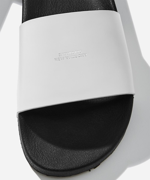 Saturdays NYC（サタデーズ ニューヨークシティ ）の「Banya Abrasivato Slide（サンダル・メンズ・ブラック/ホワイト・25.0cm/28.0cm/26.0cm/24.0cm/29.0cm/27.0cm）」の3枚目の写真