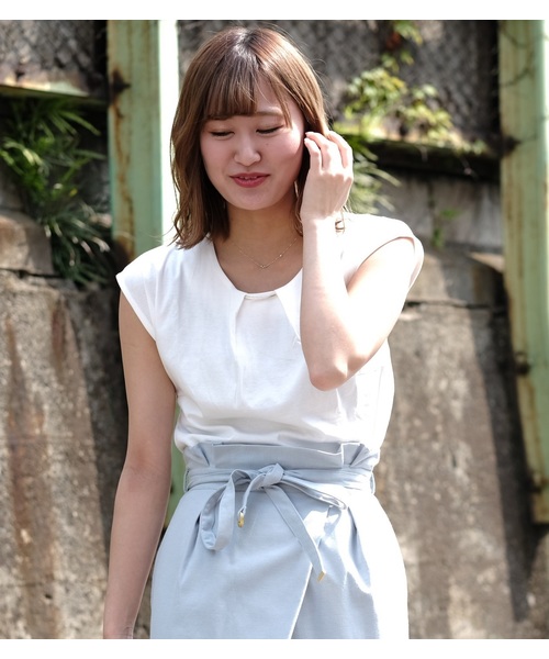 TRUDEA(トルディア)の「【接触冷感シルケット素材】メタルパーツ フレンチスリーブTシャツ(Tシャツ/カットソー・レディース・ベージュ/ブラック/ホワイト/ピンク/カーキ/グリーン・MEDIUM/LARGE)」の1枚目の写真