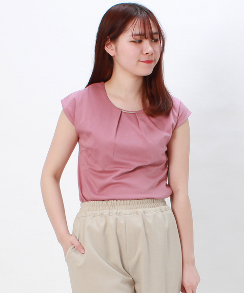 TRUDEA(トルディア)の「【接触冷感シルケット素材】メタルパーツ フレンチスリーブTシャツ(Tシャツ/カットソー・レディース・ベージュ/ブラック/ホワイト/ピンク/カーキ/グリーン・MEDIUM/LARGE)」の6枚目の写真