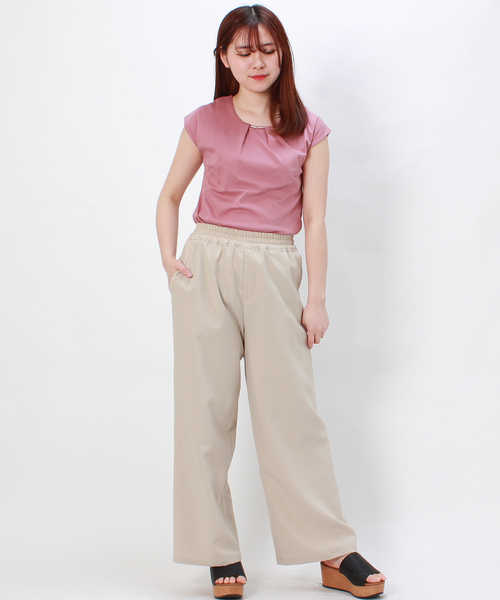 TRUDEA(トルディア)の「【接触冷感シルケット素材】メタルパーツ フレンチスリーブTシャツ(Tシャツ/カットソー・レディース・ベージュ/ブラック/ホワイト/ピンク/カーキ/グリーン・MEDIUM/LARGE)」の12枚目の写真