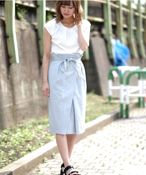 TRUDEA(トルディア)の「【接触冷感シルケット素材】メタルパーツ フレンチスリーブTシャツ(Tシャツ/カットソー・レディース・ベージュ/ブラック/ホワイト/ピンク/カーキ/グリーン・MEDIUM/LARGE)」の19枚目の写真