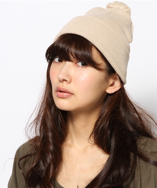 BEAMS BOY（ビームスボーイ）の「◎INFIELDER DESIGN / アクリルコットン ポンポン ワッチキャップ（ニットキャップ/ビーニー・レディース・ナチュラル/レッド系その他/ミント・ONE SIZE）」の2枚目の写真