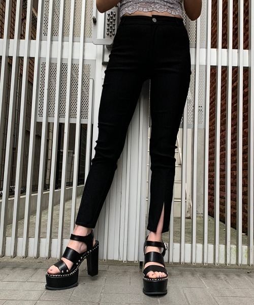 ENVYM(アンビー)の「フロントスリットジェギンス(その他パンツ・レディース・ブラック・S/M)」の3枚目の写真