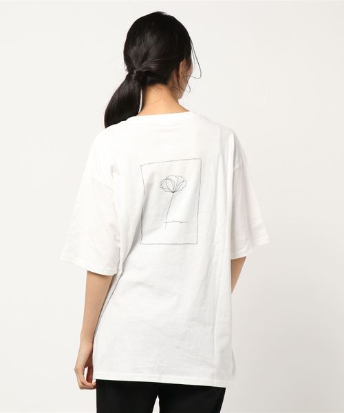 LOWRYS FARM（ローリーズファーム）の「ＡＲＴプリントＴＥＥ　877226（Tシャツ/カットソー・レディース・チャコールグレー/アイボリー/オフホワイト/グレー系その他/ホワイト系その他・FREE）」の8枚目の写真