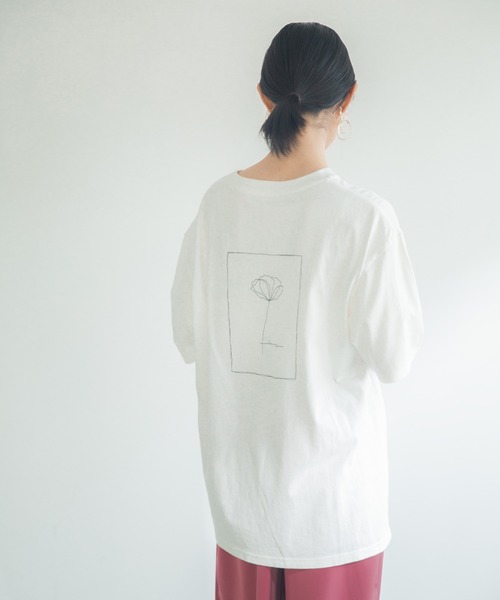 LOWRYS FARM（ローリーズファーム）の「ＡＲＴプリントＴＥＥ　877226（Tシャツ/カットソー・レディース・チャコールグレー/アイボリー/オフホワイト/グレー系その他/ホワイト系その他・FREE）」の5枚目の写真