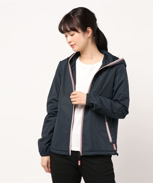 HUNTER(ハンター)の「WOMENS ORIGINAL SHELL JACKET(ブルゾン・レディース・ブラック/ネイビー/イエロー/ライトピンク/ラベンダー/ピンク・S/XS/M)」の3枚目の写真