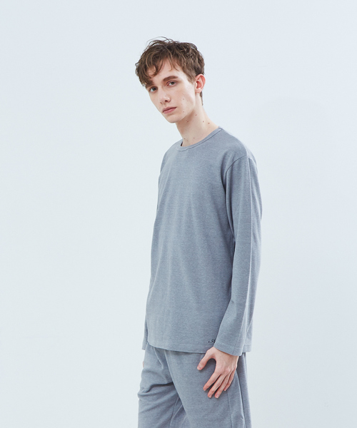 ABAHOUSE(アバハウス)の「【展開店舗限定】ストレッチタックフライス長袖Tシャツ(Tシャツ/カットソー・メンズ・ホワイト/ネイビー/グレー/ピンク/グレイッシュベージュ・46/48/50)」の3枚目の写真