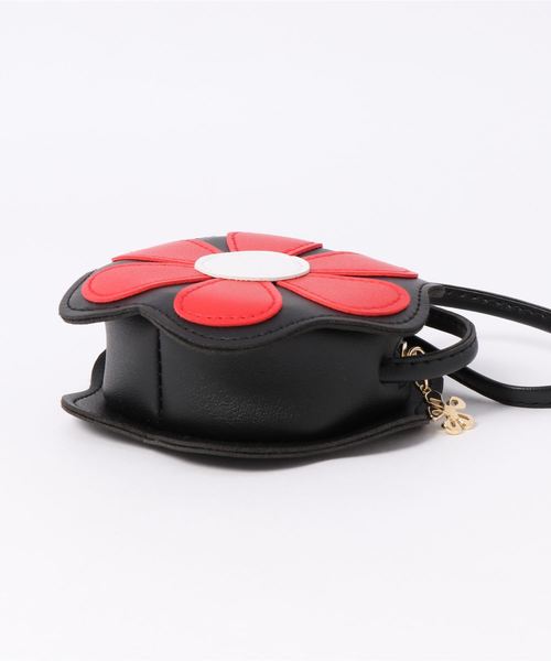 Fun & Daily(ファンアンドデイリー)の「F&D : フラワーミニポーチ(ショルダーバッグ・レディース・レッド/イエロー/ブルー・FREE)」の6枚目の写真