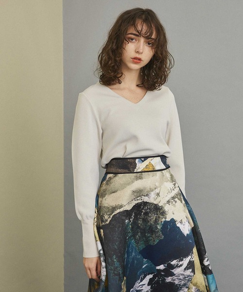 UNITED TOKYO（ユナイテッドトウキョウ）の「ベーシックVネックニット