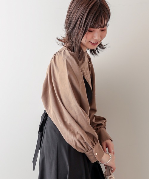 natural couture（ナチュラルクチュール）の「スタンドカラー袖コンシャスブラウス（シャツ/ブラウス・レディース・オフホワイト/ブラック/モカ/ベージュ/ブルー・FREE）」の19枚目の写真