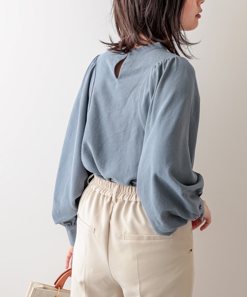 natural couture（ナチュラルクチュール）の「スタンドカラー袖コンシャスブラウス（シャツ/ブラウス・レディース・オフホワイト/ブラック/モカ/ベージュ/ブルー・FREE）」の16枚目の写真