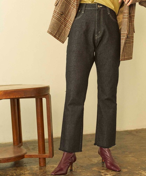 ANGIE（アンジー）の「カットオフセミフレアデニム【スタイリスト知念美加子さん×ANGIE 別注】（デニムパンツ・レディース・ブラック/インディゴブルー・SMALL/MEDIUM/LARGE）」の18枚目の写真