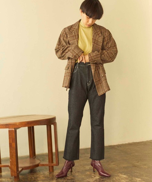 ANGIE（アンジー）の「カットオフセミフレアデニム【スタイリスト知念美加子さん×ANGIE 別注】（デニムパンツ・レディース・ブラック/インディゴブルー・SMALL/MEDIUM/LARGE）」の21枚目の写真