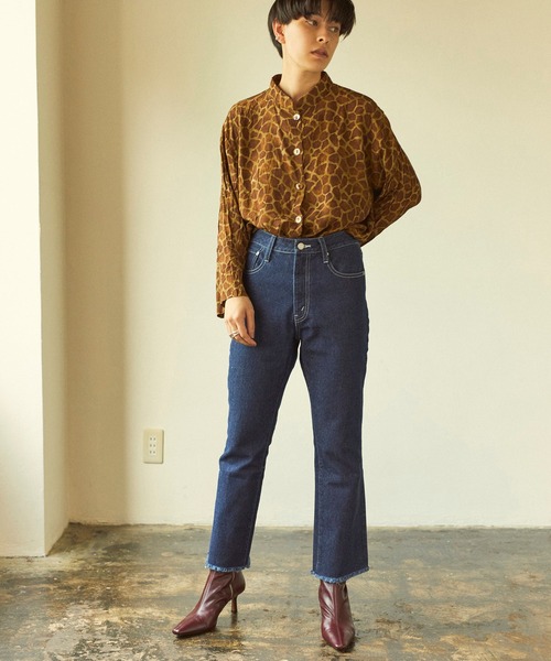 ANGIE（アンジー）の「カットオフセミフレアデニム【スタイリスト知念美加子さん×ANGIE 別注】（デニムパンツ・レディース・ブラック/インディゴブルー・SMALL/MEDIUM/LARGE）」の7枚目の写真