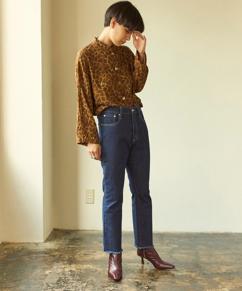 ANGIE（アンジー）の「カットオフセミフレアデニム【スタイリスト知念美加子さん×ANGIE 別注】（デニムパンツ・レディース・ブラック/インディゴブルー・SMALL/MEDIUM/LARGE）」の8枚目の写真