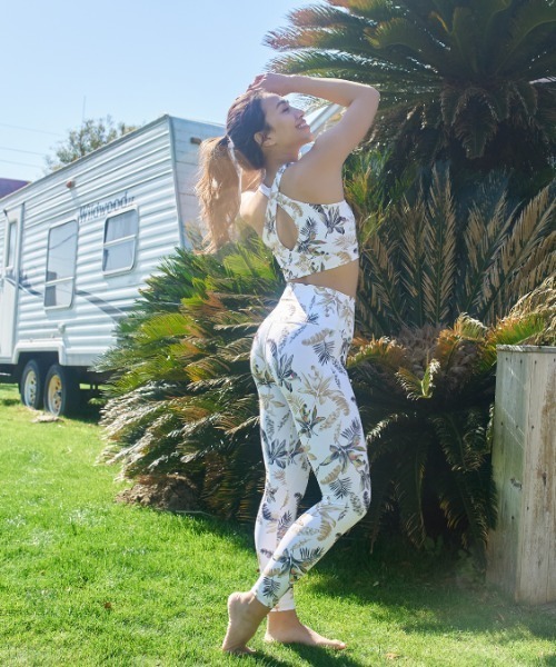 Ungrid（アングリッド）の「【ムラサキスポーツ別注】UNGRID/アングリッド  水陸両用フィットネスブラトップ/セットアップ対応   61301（水着・レディース・ブラック/カーキ/ホワイト/グレー/ベージュ/ブラウン・L/M）」の11枚目の写真