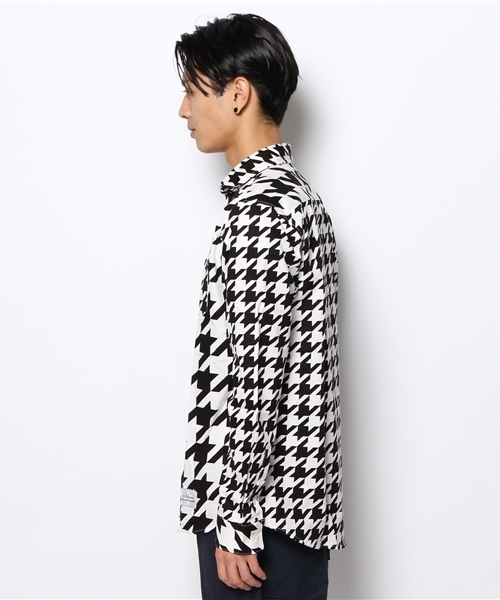 VENCEEXCHANGE（ヴァンスエクスチェンジ）の「Wネームクレイジーチドリシャツ（シャツ/ブラウス・メンズ・ホワイト/ブルー・MEDIUM/LARGE）」の4枚目の写真