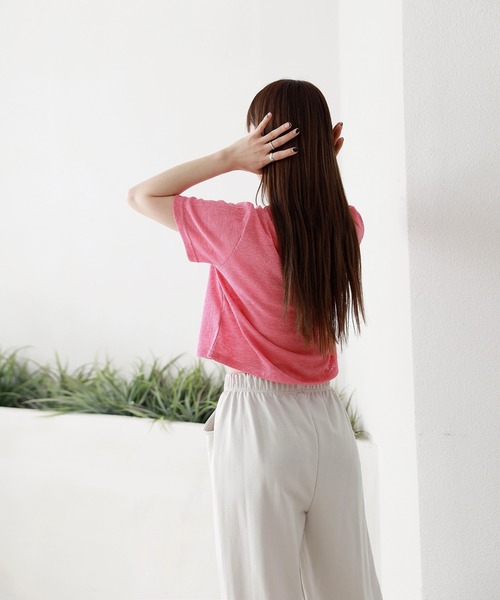 by muni:r(バイ ムニール)の「クロップドTシャツ(Tシャツ/カットソー・レディース・パープル/カーキ/ピンク/イエロー/アイボリー・FREE)」の14枚目の写真