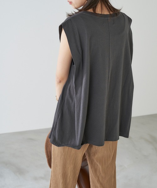 Chaco closet(チャコ クローゼット)の「タックノースリーブ カットソー(Tシャツ/カットソー・レディース・ホワイト/ピンク系その他/ブラウン/グリーン/チャコールグレー・FREE)」の12枚目の写真