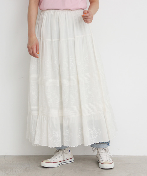 Dot＆Stripes CHILD WOMAN（ドットアンドストライプス　チャイルドウーマン）の「C/Visローン刺繍 ティアードスカート（スカート・レディース・レッド/ホワイト/ブラック・FREE）」の2枚目の写真