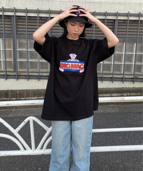BIG MAC（ビッグマック）の「【BIG MAC×FACE】別注LOGO Shirt Sleeve TEE/ロゴプリントTシャツ（Tシャツ/カットソー・メンズ・ブラック/ホワイト・MEDIUM/LARGE）」の17枚目の写真