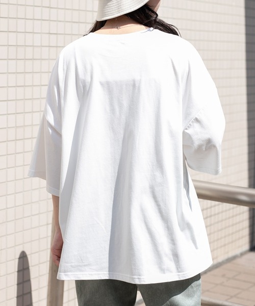 PairPair(ペアペア)の「BIGロゴT(ユニセックス)(Tシャツ/カットソー・レディース・オフホワイト/モカ/スミクロ/グレイッシュブルー・FREE)」の6枚目の写真