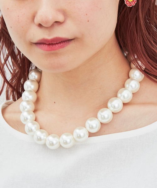 MERLOT（メルロー）の「大粒パールネックレス（ネックレス・レディース・ホワイト・FREE）」の6枚目の写真