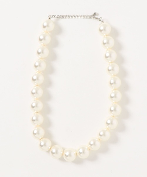 MERLOT（メルロー）の「大粒パールネックレス（ネックレス・レディース・ホワイト・FREE）」の4枚目の写真