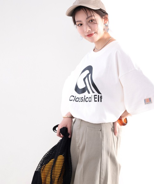 classicalelf（クラシカルエルフ）の「綿100％ オーガニックコットン。復刻、Classical ElfスポーツロゴbigTシャツ（Tシャツ/カットソー・レディース・ホワイト/ブラック/グレイッシュベージュ・MEDIUM/LARGE/X-LARGE）」の5枚目の写真