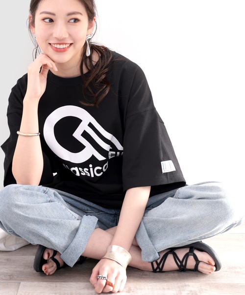 classicalelf（クラシカルエルフ）の「綿100％ オーガニックコットン。復刻、Classical ElfスポーツロゴbigTシャツ（Tシャツ/カットソー・レディース・ホワイト/ブラック/グレイッシュベージュ・MEDIUM/LARGE/X-LARGE）」の11枚目の写真