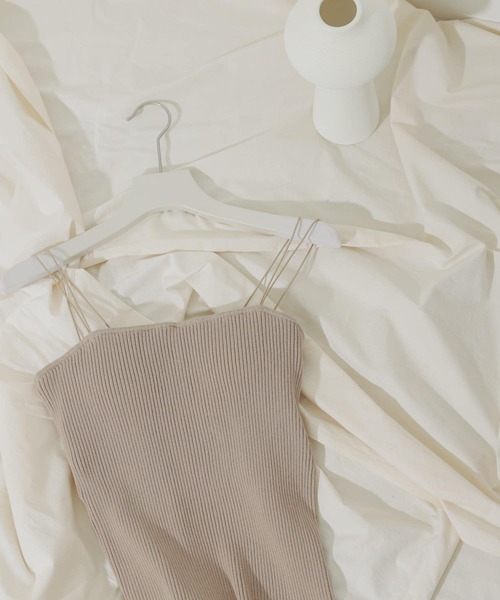 SENSE OF PLACE by URBAN RESEARCH(センスオブプレイスバイアーバンリサーチ)の「カップツキニットキャミソール(キャミソール・レディース・ライトベージュ/ベージュ/ブラック・ONE)」の2枚目の写真