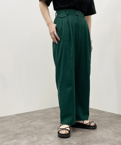 apres jour mignon（アプレジュールミニョン）の「ルーズテーパードパンツ 【ZOZOTOWN限定アイテム】（その他パンツ・レディース・グリーン/ライトベージュ/ブラック・フリー/X-LARGE）」の3枚目の写真