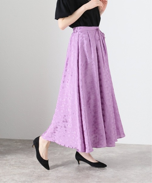 La TOTALITE（ラトータリテ）の「フラワージャガードレーヨンタックスカート【手洗い可能】◆（スカート・レディース・ラベンダー/ダークブルー・38/36）」の2枚目の写真