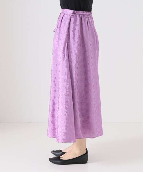 La TOTALITE（ラトータリテ）の「フラワージャガードレーヨンタックスカート【手洗い可能】◆（スカート・レディース・ラベンダー/ダークブルー・38/36）」の10枚目の写真