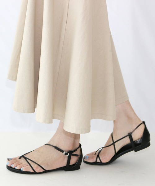 Fin（フィン）の「ストラップトングサンダル【低反発スポンジ入り】（サンダル・レディース・アイボリー/ブラック・22.5cm/23cm/23.5cm/24cm/24.5cm/25cm）」の18枚目の写真