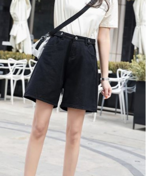 emi+（エミプラス）の「カラーデニムショートパンツ（デニムパンツ・レディース・ライトブルー/ブラック/ブルー/アイボリー・S/M/L）」の12枚目の写真