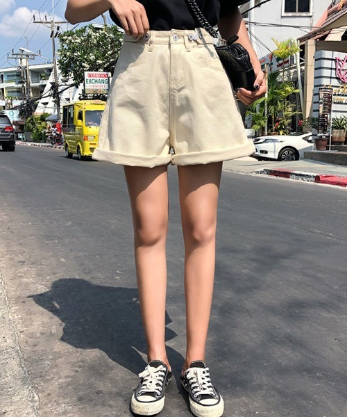 emi+（エミプラス）の「カラーデニムショートパンツ（デニムパンツ・レディース・ライトブルー/ブラック/ブルー/アイボリー・S/M/L）」の21枚目の写真