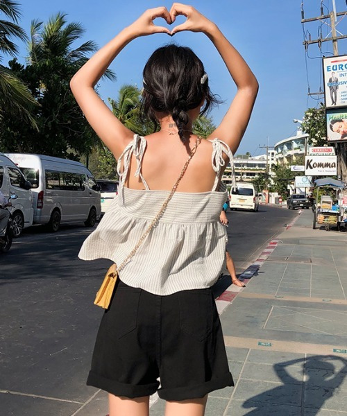 emi+（エミプラス）の「カラーデニムショートパンツ（デニムパンツ・レディース・ライトブルー/ブラック/ブルー/アイボリー・S/M/L）」の7枚目の写真