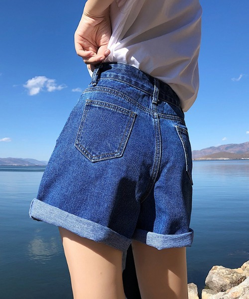 emi+（エミプラス）の「カラーデニムショートパンツ（デニムパンツ・レディース・ライトブルー/ブラック/ブルー/アイボリー・S/M/L）」の13枚目の写真