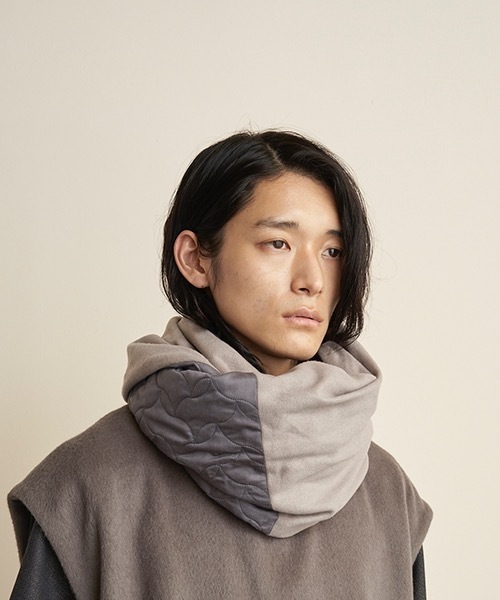 TROVE（トローヴ）の「TROVE 2021AW / JARVI LOOP MUFFLER / 65GOD02（ネックウォーマー/スヌード・メンズ・アッシュブラウン/グレー・FREE）」の2枚目の写真