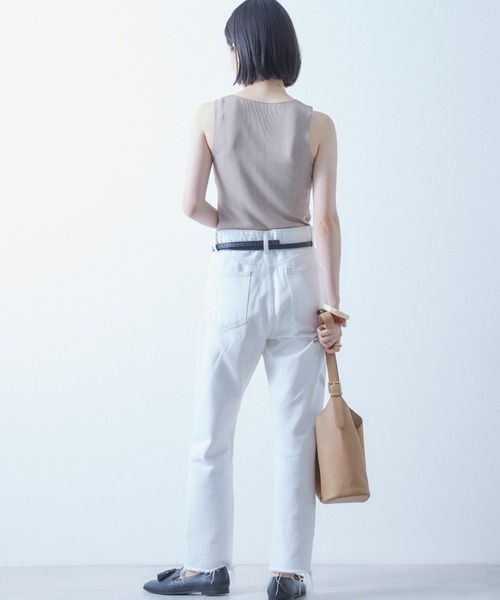 ECRIRE（エクリール）の「Vネックニットタンク（タンクトップ・レディース・ブラウン/グレー/オフホワイト・フリー）」の8枚目の写真