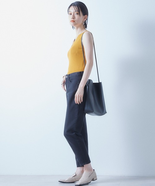 ECRIRE（エクリール）の「Vネックニットタンク（タンクトップ・レディース・ブラウン/グレー/オフホワイト・フリー）」の13枚目の写真