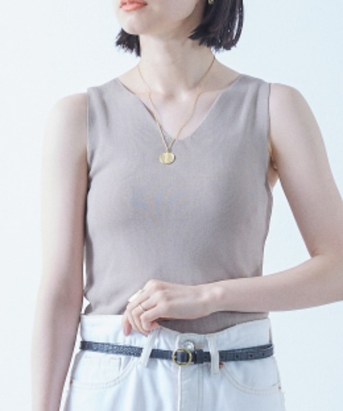 ECRIRE（エクリール）の「Vネックニットタンク（タンクトップ・レディース・ブラウン/グレー/オフホワイト・フリー）」の17枚目の写真